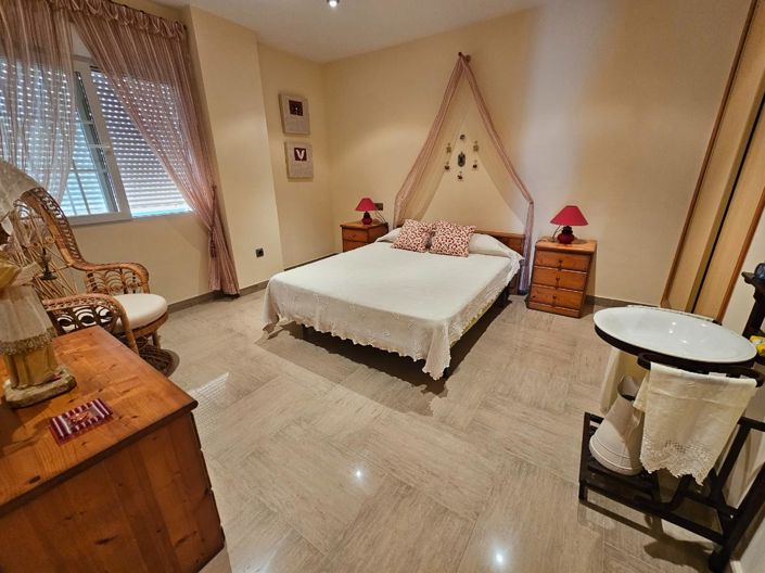 Image No.14-3 Bed Villa for sale