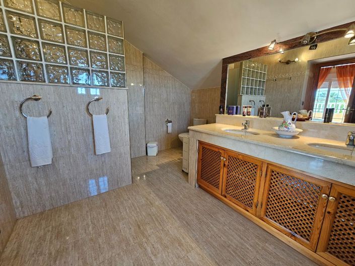 Image No.21-3 Bed Villa for sale