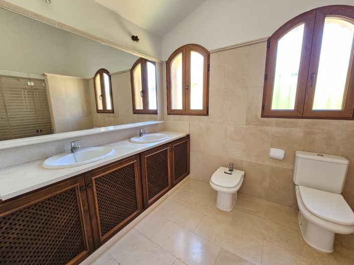 Image No.23-3 Bed Villa for sale