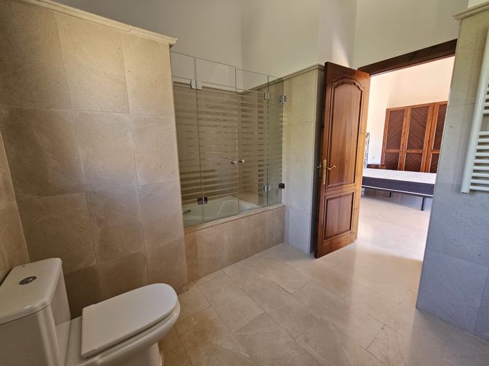 Image No.24-3 Bed Villa for sale