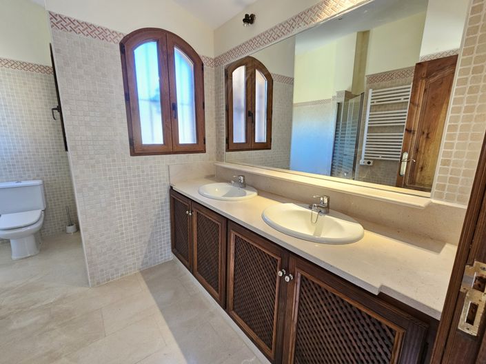 Image No.27-3 Bed Villa for sale