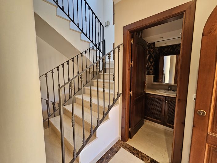 Image No.7-3 Bed Villa for sale