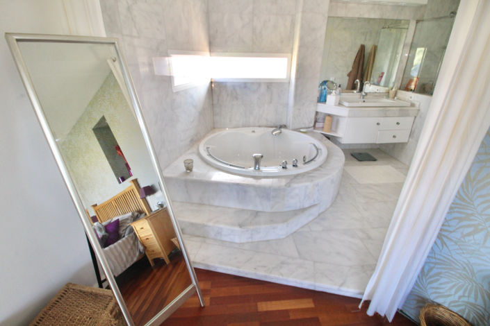 Image No.8-5 Bed Villa for sale