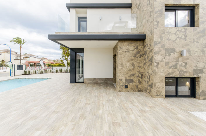Image No.1-3 Bed Villa for sale