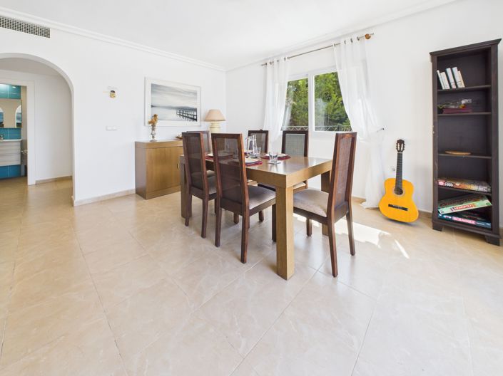 Image No.10-4 Bed Villa for sale