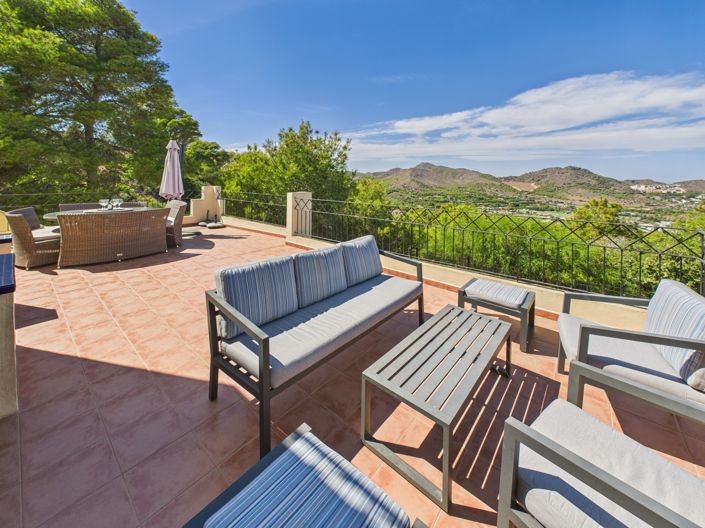 Image No.3-4 Bed Villa for sale