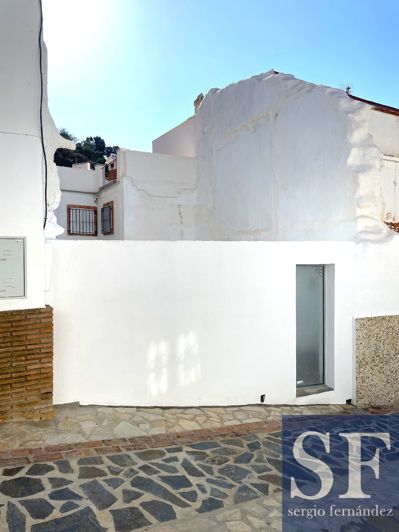 Image No.1-Townhouse for sale