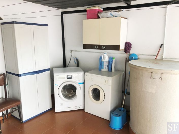 Image No.15-5 Bed Townhouse for sale