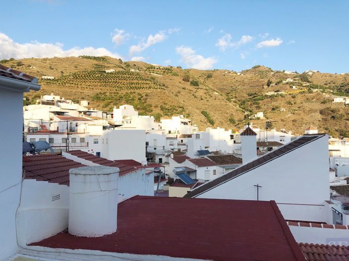 Image No.19-5 Bed Townhouse for sale