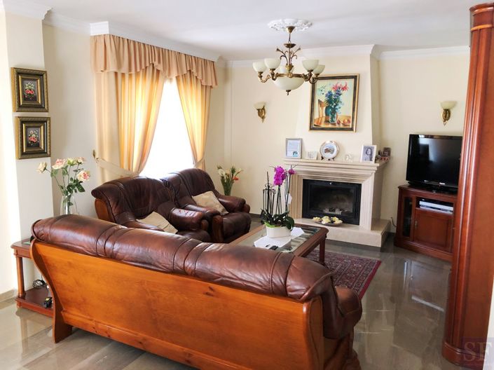 Image No.2-3 Bed Villa for sale