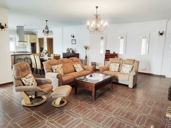 Image No.3-4 Bed Villa for sale