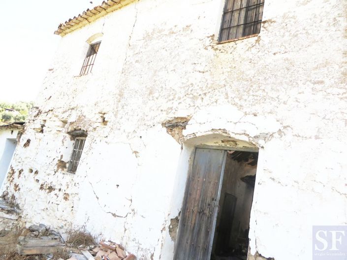 Image No.7-6 Bed Country House for sale