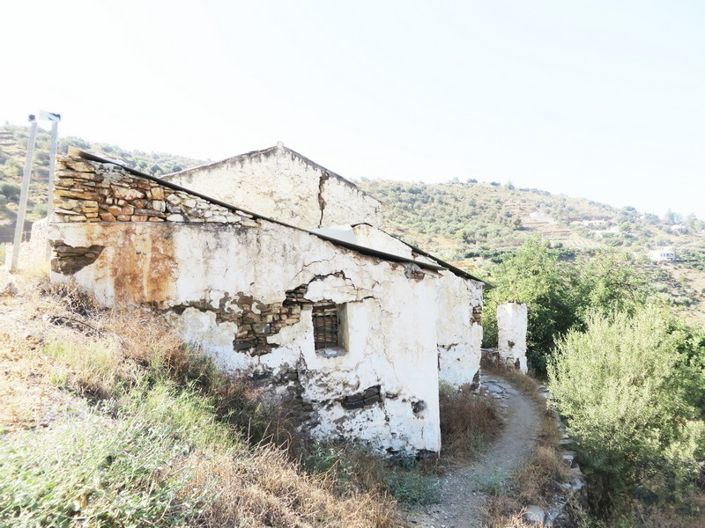 Image No.8-6 Bed Country House for sale