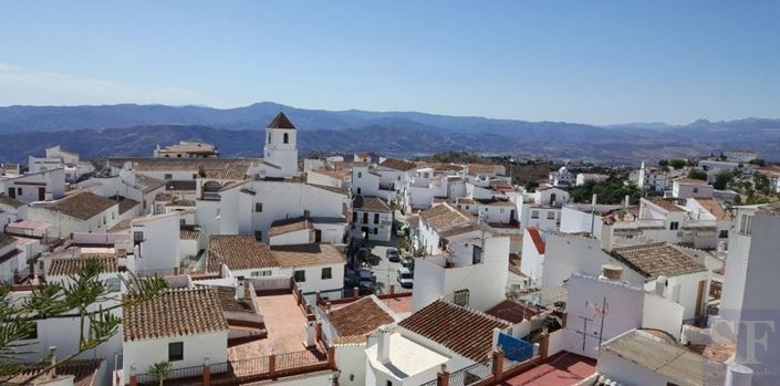 Image No.12-2 Bed Property for sale