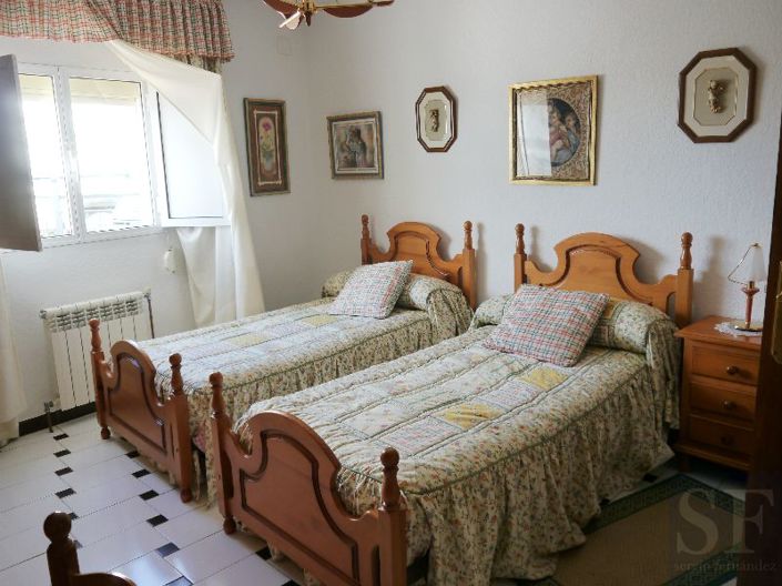 Image No.3-4 Bed Townhouse for sale