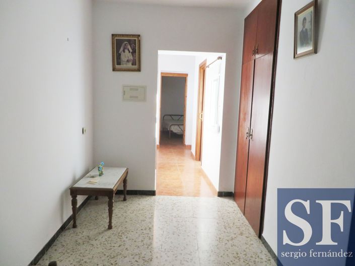 Image No.14-9 Bed Townhouse for sale