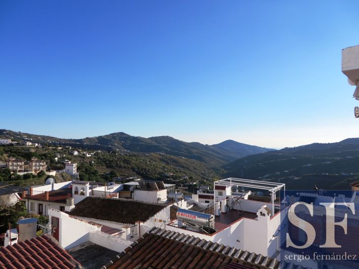 Image No.19-9 Bed Townhouse for sale