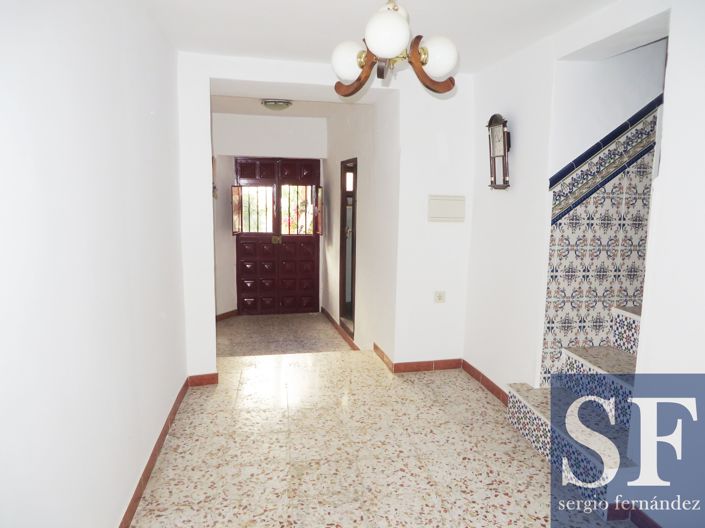 Image No.2-9 Bed Townhouse for sale