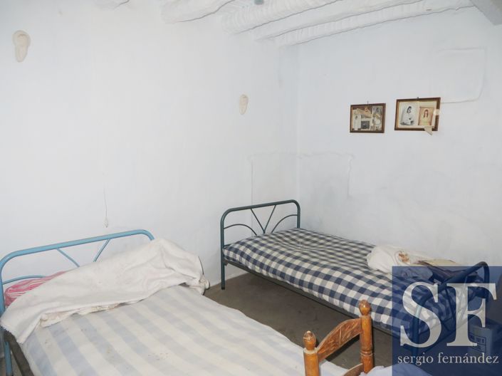 Image No.8-9 Bed Townhouse for sale