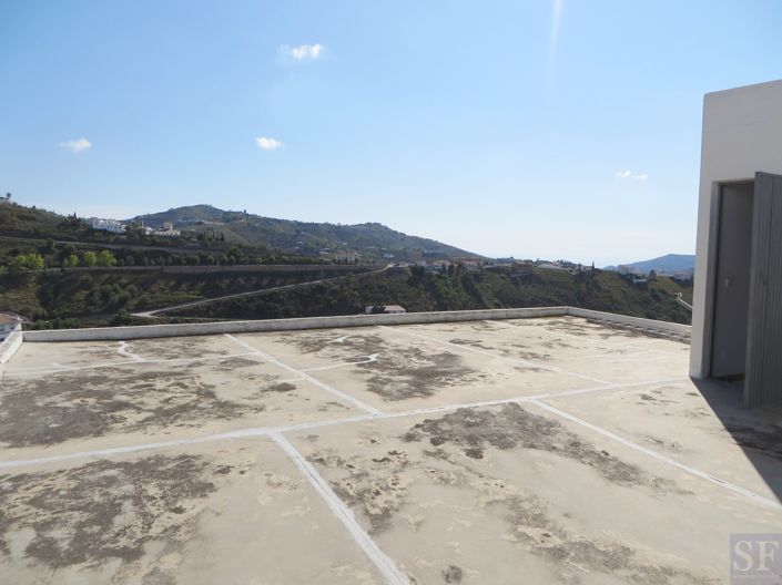 Image No.14-3 Bed Townhouse for sale