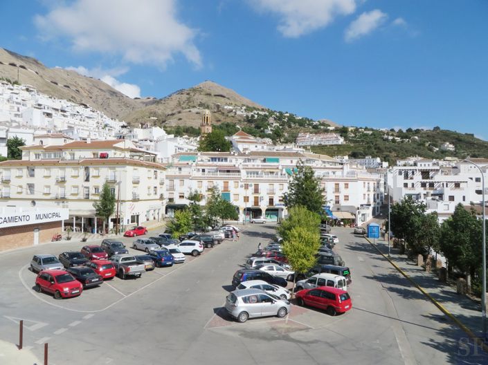 Image No.15-3 Bed Townhouse for sale