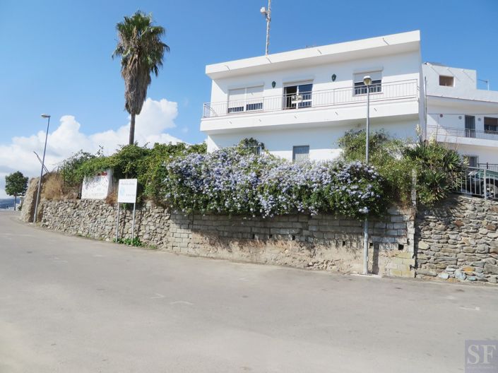 Image No.16-3 Bed Townhouse for sale