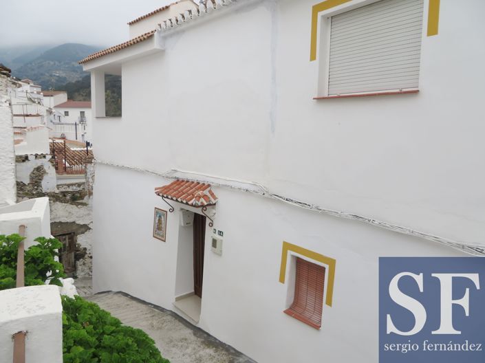 Image No.1-4 Bed Townhouse for sale