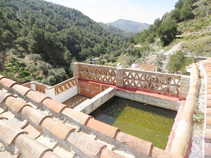 Image No.10-9 Bed Townhouse for sale