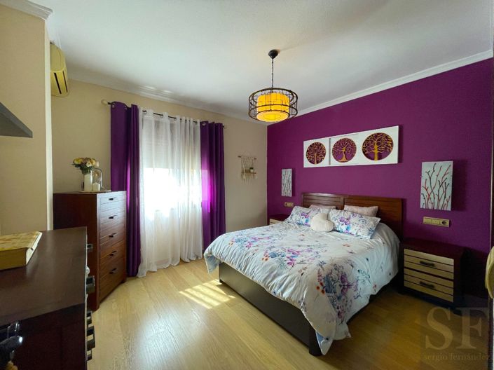 Image No.11-3 Bed Townhouse for sale