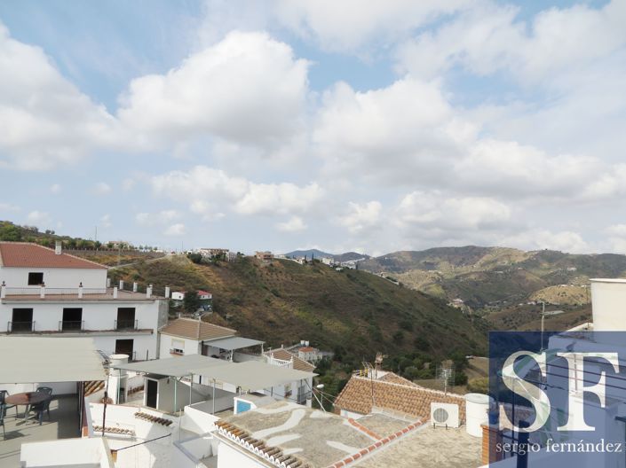 Image No.10-2 Bed Townhouse for sale