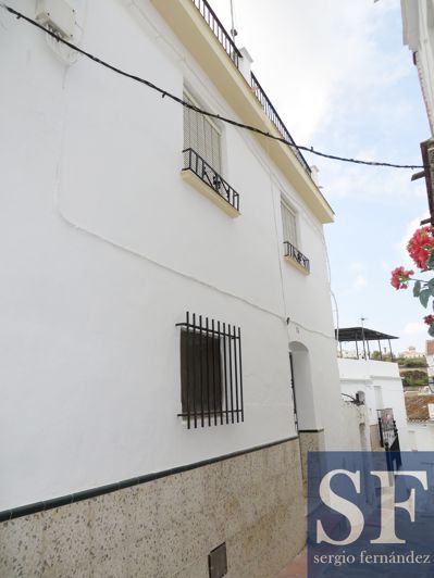 Image No.16-2 Bed Townhouse for sale