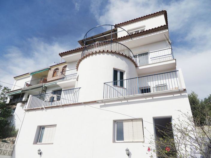 Image No.10-4 Bed Townhouse for sale