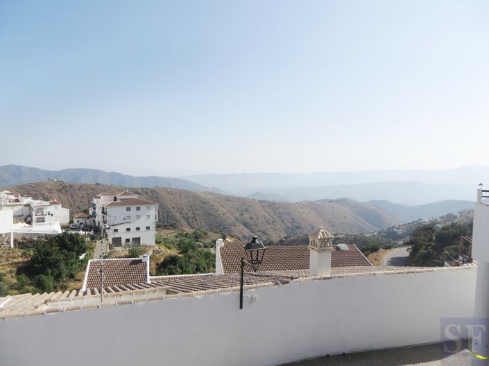 Image No.11-4 Bed Townhouse for sale