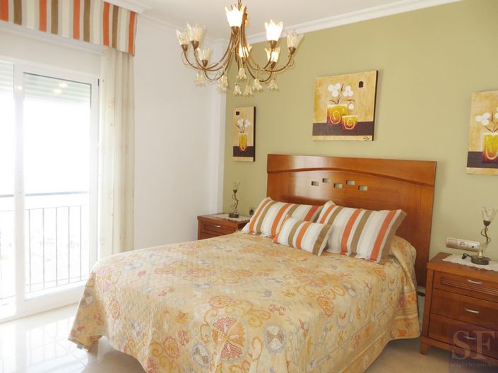 Image No.4-4 Bed Townhouse for sale