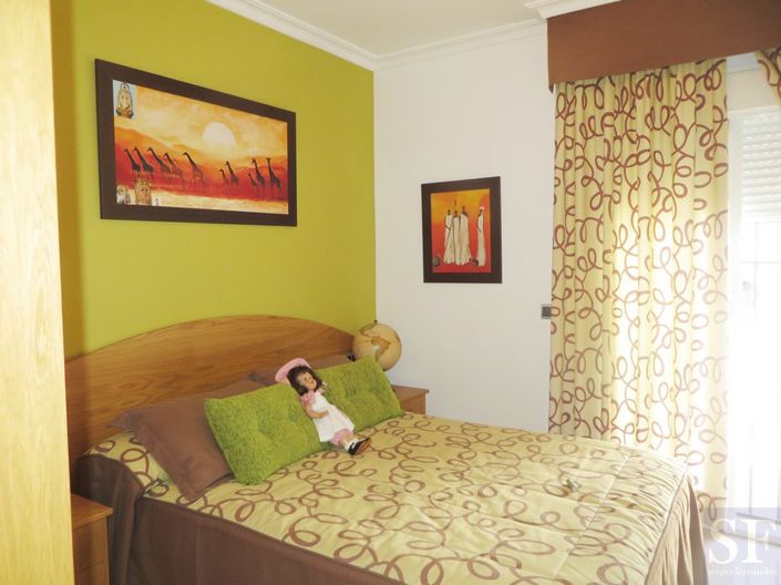 Image No.8-4 Bed Townhouse for sale