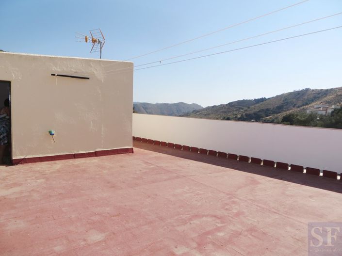 Image No.11-4 Bed Townhouse for sale