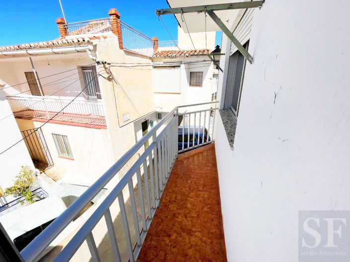 Image No.12-3 Bed Townhouse for sale