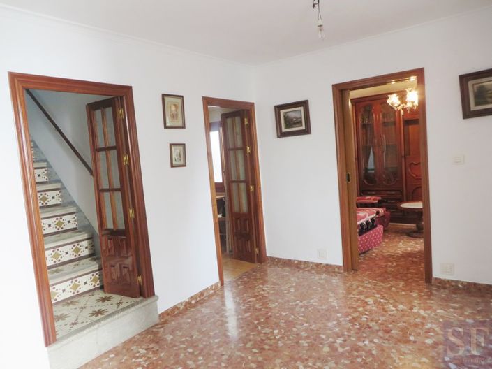 Image No.2-6 Bed Townhouse for sale