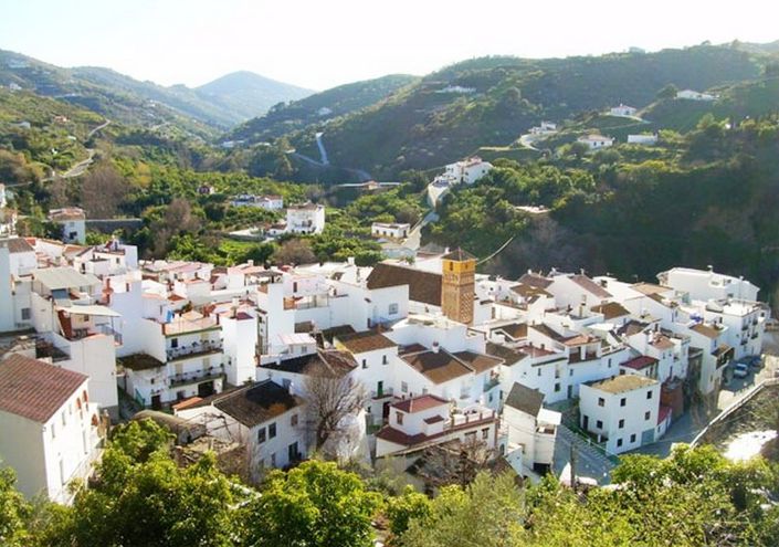 Image No.12-3 Bed Townhouse for sale