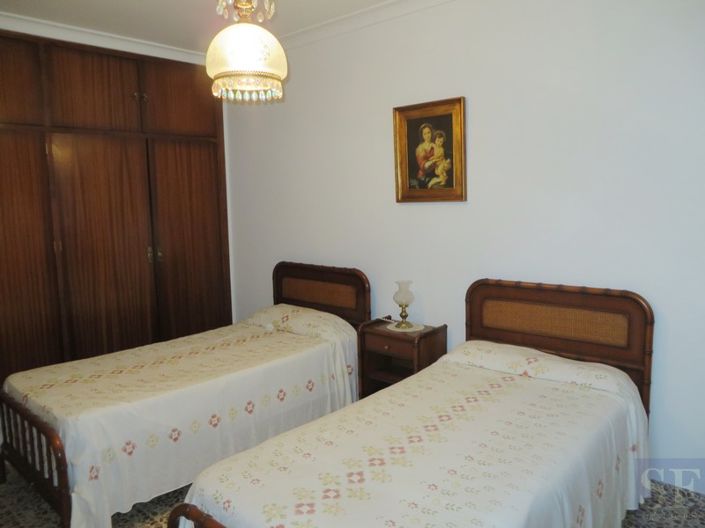 Image No.10-10 Bed Townhouse for sale