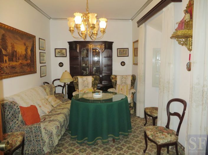 Image No.4-10 Bed Townhouse for sale