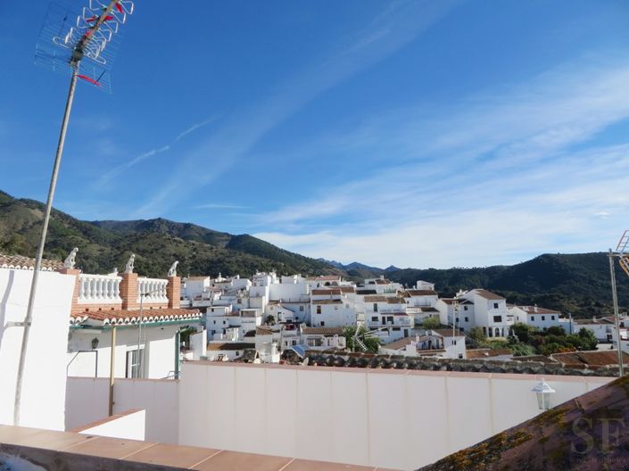 Image No.9-3 Bed Townhouse for sale