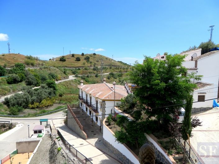 Image No.12-5 Bed Townhouse for sale