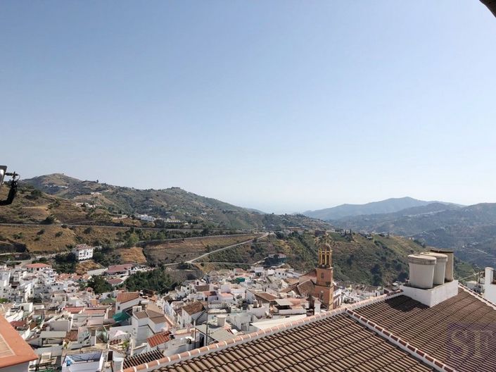 Image No.12-3 Bed Townhouse for sale