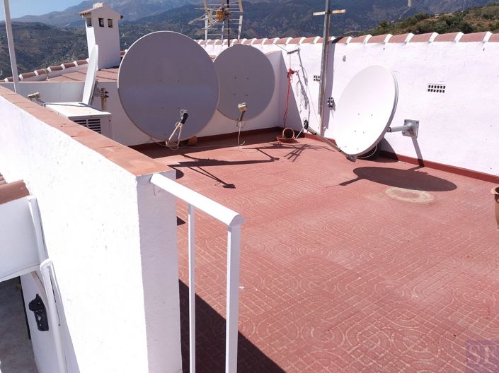 Image No.10-6 Bed Townhouse for sale