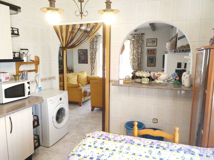 Image No.5-6 Bed Townhouse for sale