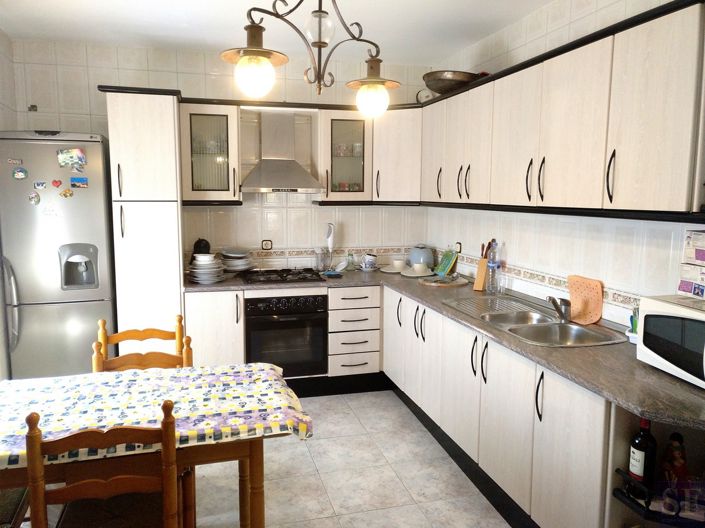 Image No.6-6 Bed Townhouse for sale