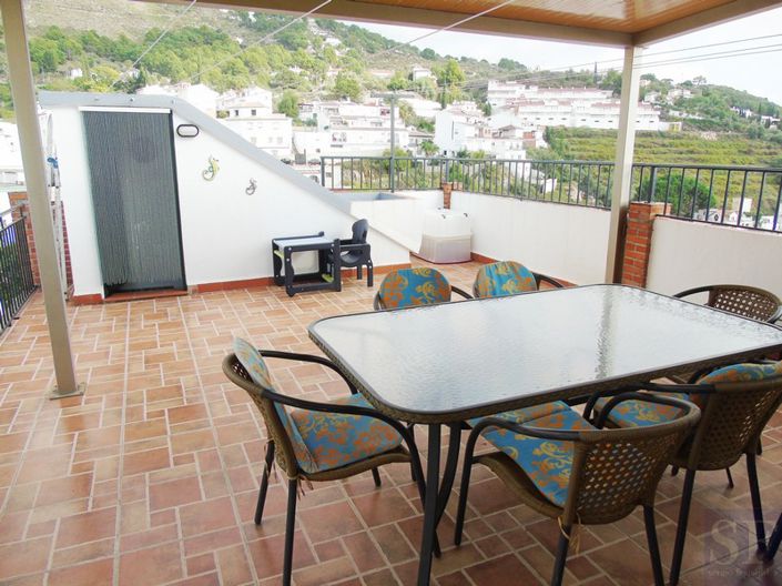 Image No.9-3 Bed Townhouse for sale