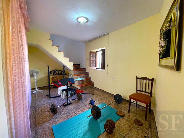 Image No.10-4 Bed Townhouse for sale