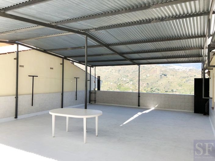 Image No.11-8 Bed Townhouse for sale